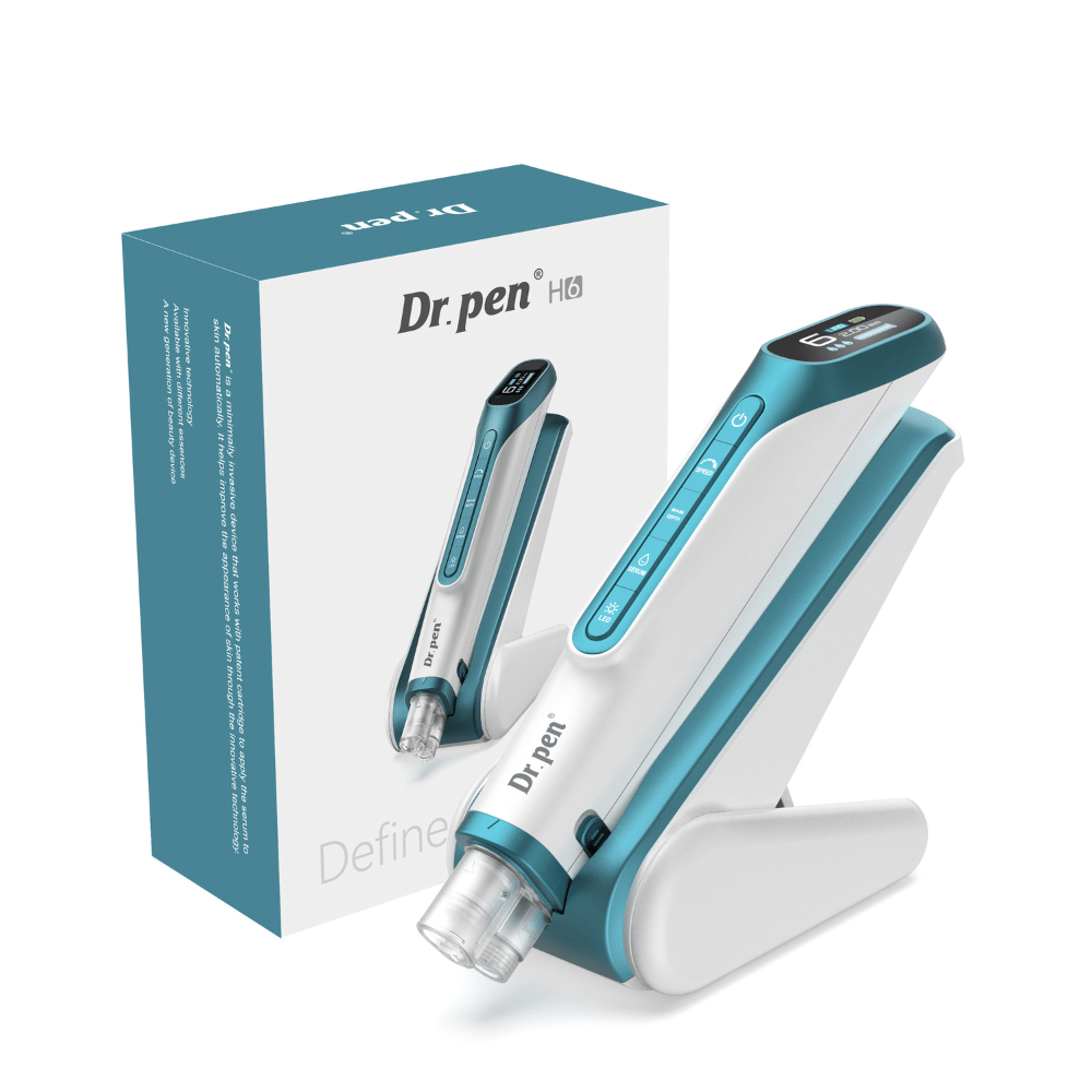 Dr. Pen H6 microneedling-pen med digitalt display, tilhørende holder og originalemballage.