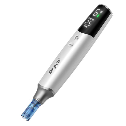 Dr. Pen M9 dermapen med digitalt display, justerbar nåledybde og nålepatron til avanceret microneedling og hudforbedring.