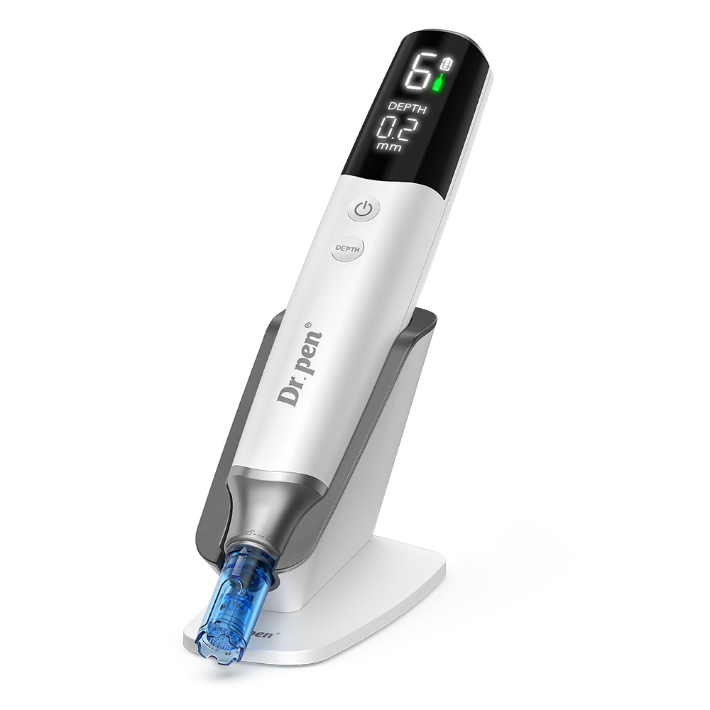 Dr. Pen M9 microneedling-pen med digitalt display, justerbar nåledybde og nålepatron til professionel microneedling hjemme og på klinik.