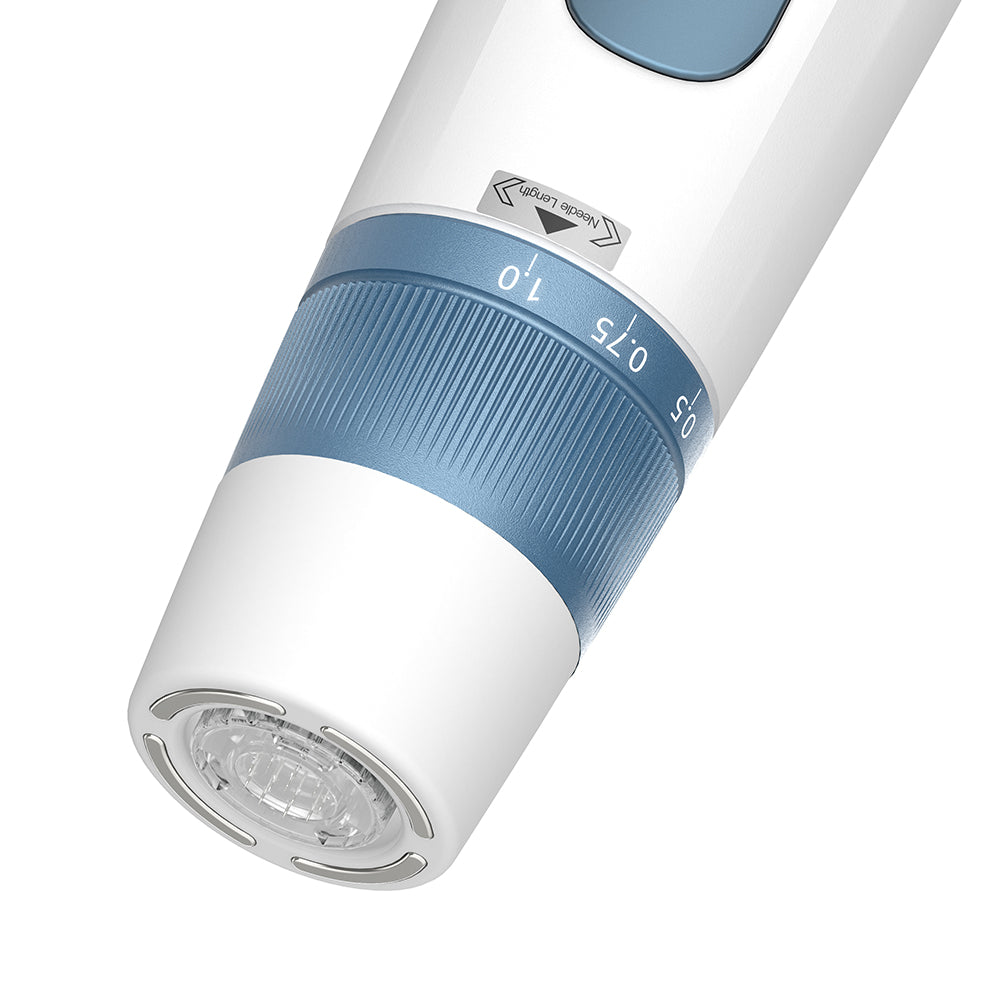 Nærbillede af HydraPen H5 med justeringsring til nåledybde, viser millimetermarkeringer og præcisionsdesign til microneedling.