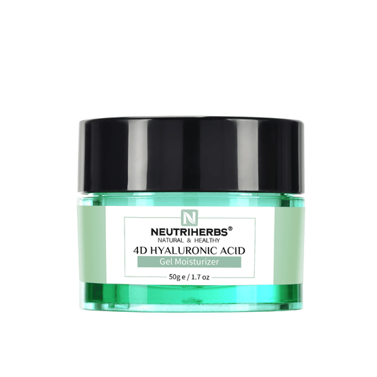 Neutriherbs 4D Hyaluronic Acid Gel Moisturizer 50 g i grøn krukke. En let gelcreme med 4D-hyaluronsyre, som fugter huden på flere niveauer, hjælper med at styrke hudbarrieren og efterlader huden blød, smidig og frisk uden en fedtet følelse.
