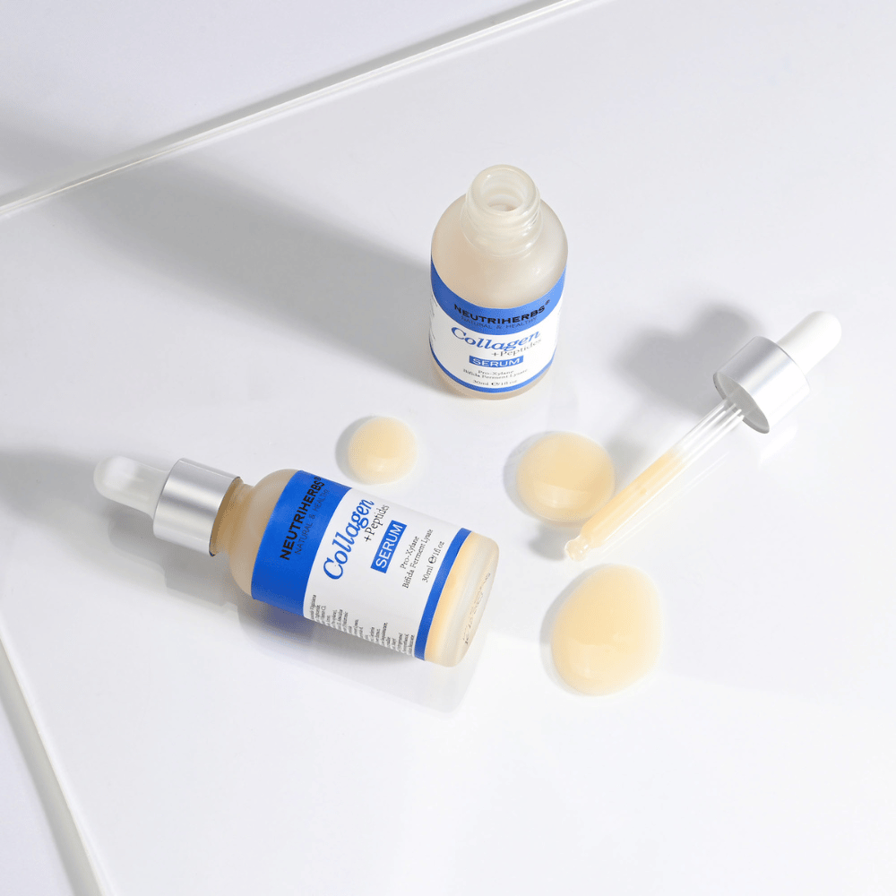 Neutriherbs Collagen + Peptides Serum 30 ml med åben flaske, pipette og serumtekstur. Nærbillede, der viser den silkebløde konsistens og den praktiske pipetteapplikator til præcis dosering.