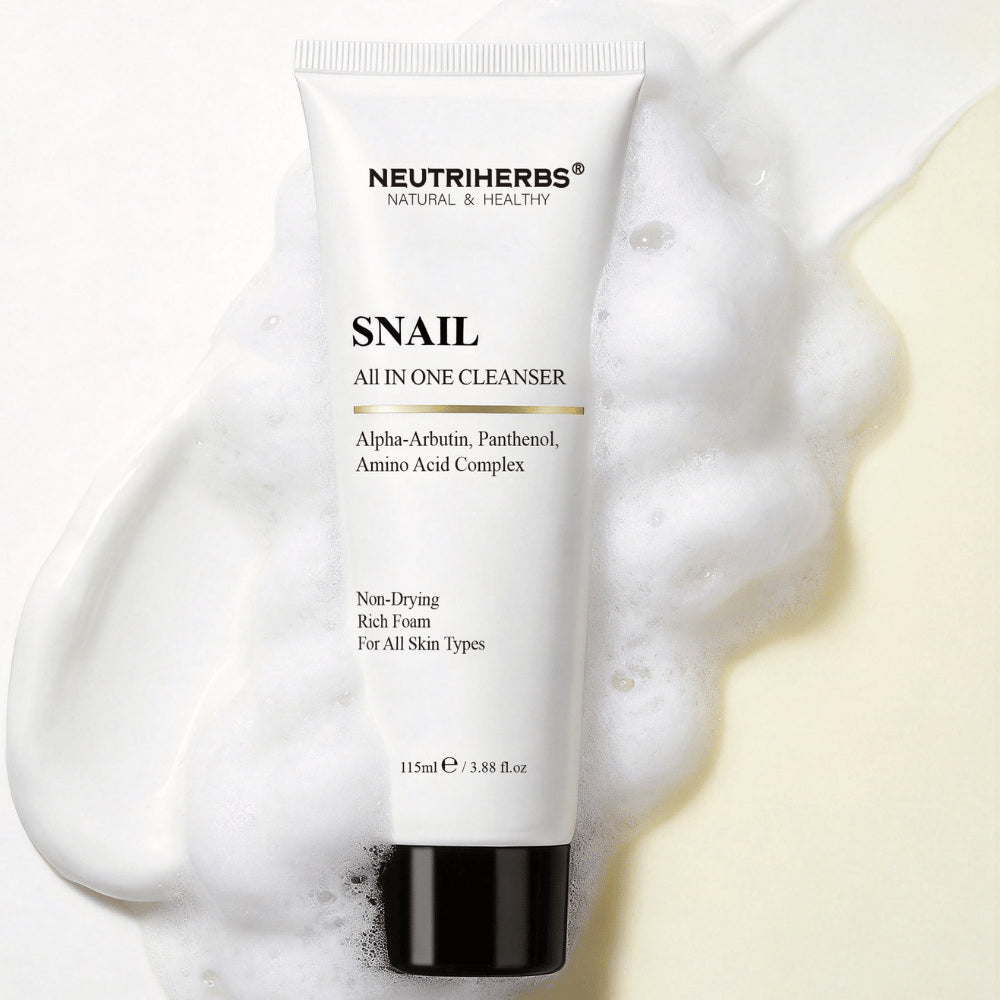 Neutriherbs Snail All In One Cleanser med renseskum – skånsom ansigtsrens, der effektivt fjerner snavs, talg og makeup uden at udtørre huden.