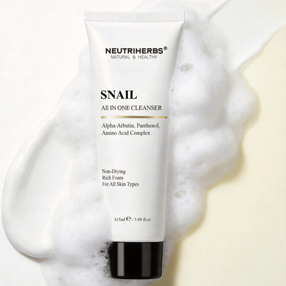Neutriherbs Snail All In One Cleanser med renseskum – skånsom ansigtsrens, der effektivt fjerner snavs, talg og makeup uden at udtørre huden.