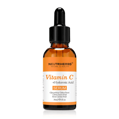 Neutriherbs Vitamin C + Hyaluronic Acid Serum 30 ml mod hvid baggrund. Ansigtsserum med C-vitamin og hyaluronsyre, som fugter huden, giver øget glød og bidrager til en mere ensartet hudtone.